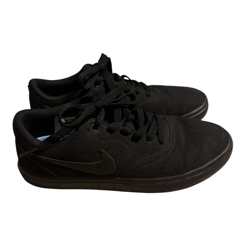 Women’s Nike Black Sneakers Size 8